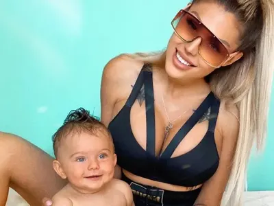 Гани се чуди дали е бременна