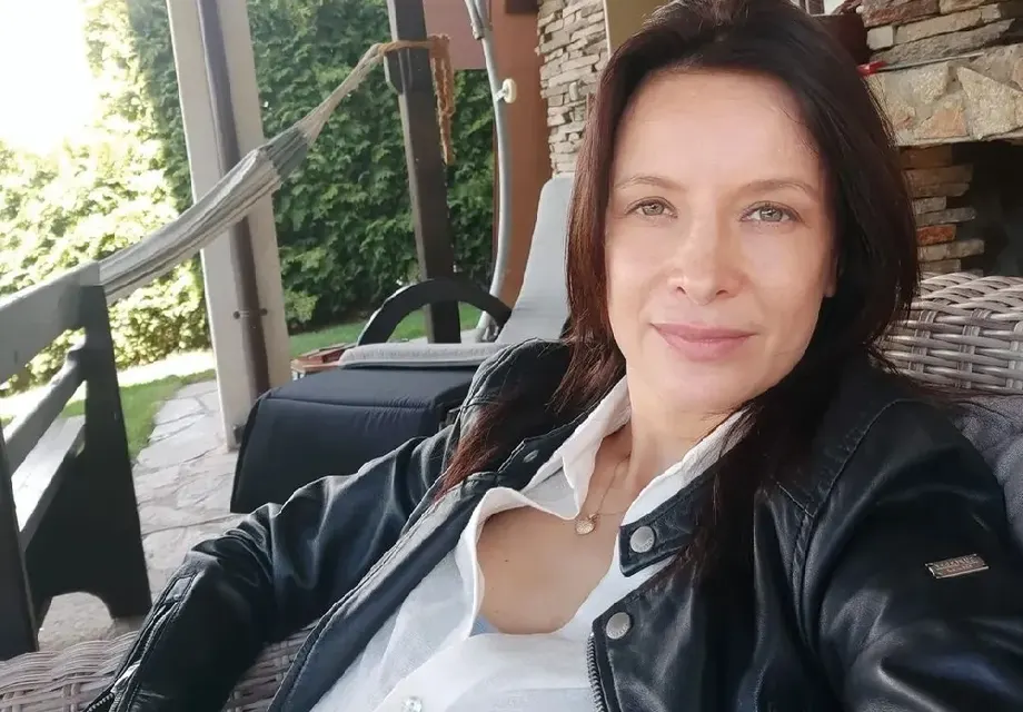Яна Маринова покани само роднини на своя премиера