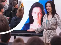Яна Маринова се върна в училище