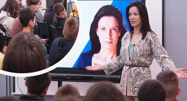 Яна Маринова се върна в училище