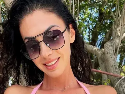 Йотовска си показа пилето от Малдивите (Фото)