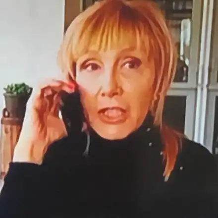 Ирен Кривошиева  ремонтира блока  на майка си