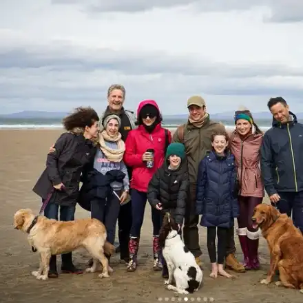 Ирмена Чичикова  пие чай в Ирландия