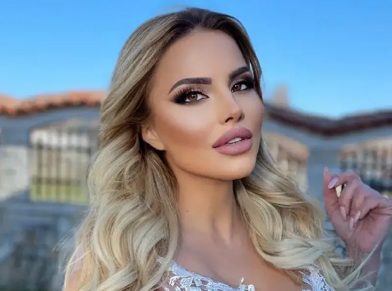 Юнона става учителка по музика