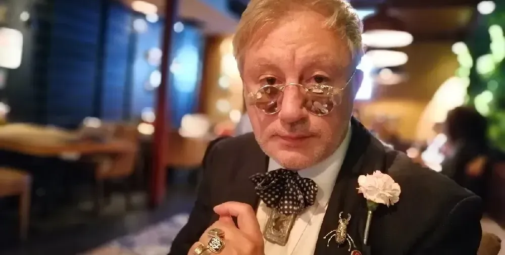 Къде потънаха скъпите вещи на Денди? (Сред тях - гравюра от XVII век на Краля Слънце)