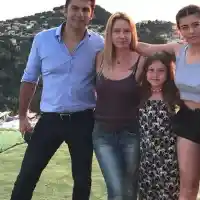 Кирил Петков пръсна 400 бона за най-голямата си дъщеря