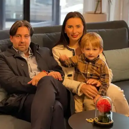 Кобилкина на гости при семейството на мъжа си