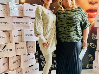 Лорд Евгени Минчев: Белослава облечена в дюшек, дрехата на Ивана е само за... дивана, и още + СНИМКИ