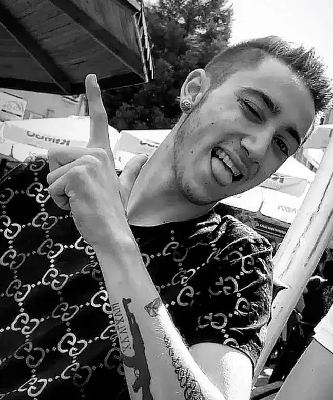 Лоренцо затъна заради хазарт, няма 40 лв. да си плати сметката в наргиле бар