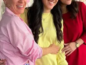 Мария Илиева и Лора Караджова орисаха бебето на Сантра