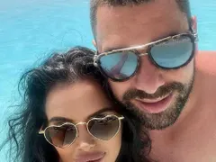 Мария спи за 10 бона в Дубай! Фолк певицата разполага изцяло със семейния бюджет