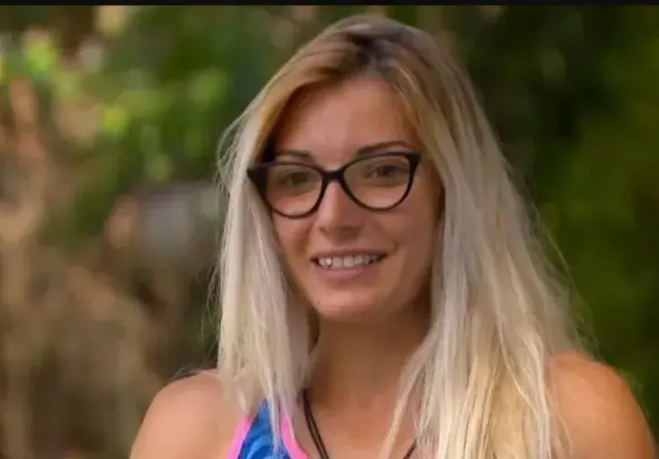 Милена от „Игри на волята“ тича след пес от приют