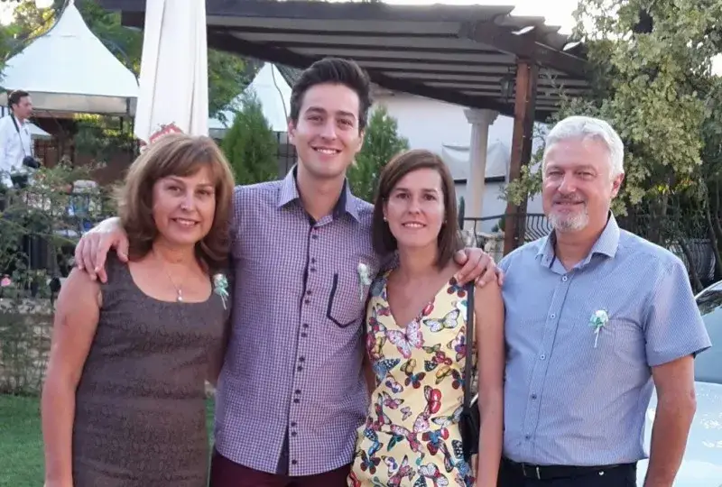 Министър Наско е трезвеник, оженил се малко преди да стане министър (СНИМКИ)