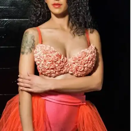 Мис Еротик от цвят на цвят: Вече не подкрепям Слави, отивам в друга партия