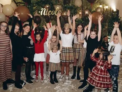 Николета празнува ЧРД на щерка си с Валери и Михайлов