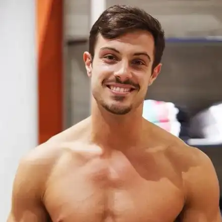 Палави лелки атакуват Филип Буков с мръснишки предложения