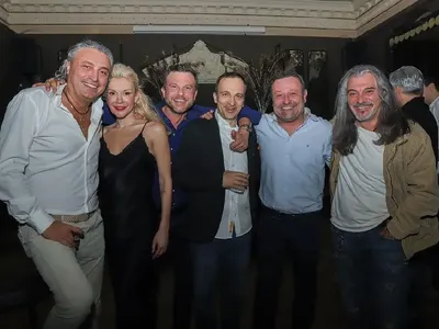 Рачков гушка адреналинки на партито на „Господарите“! Къде е Анита? (СНИМКИ в галерия)