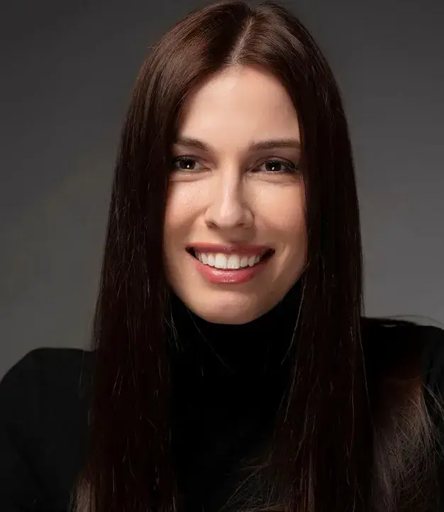 Радина Думанян захвърли дрехите (Снимка)