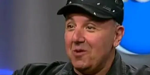 Радо Шоу спаси блок от пожар! Певецът възхитен от реакцията на огнеборците