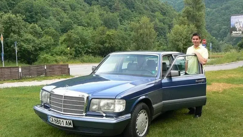 Шеф Ангелов разпродаде ретро колите