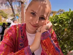 Щерката на Христо Сираков сменя мъжете, както баща й сменяше жените