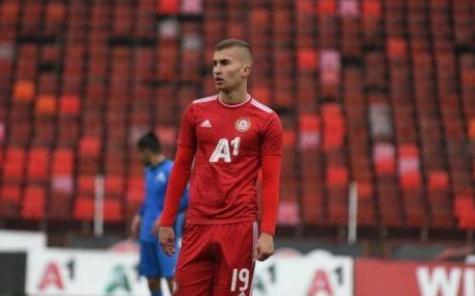 Синът на Румен Радев окончателно заряза футбола