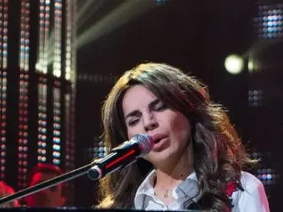 Свекървата е най-големият фен на Алисия, ще я подкрепя на живо в „Капките“