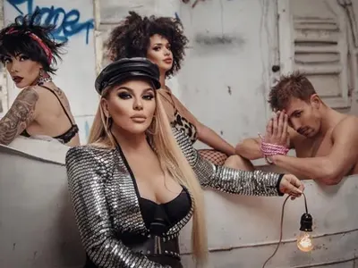 Ти да видиш! Деси Слава се срамува от чалгата!