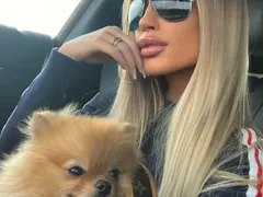 Тита се мисли за майка на куче