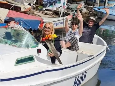 Тони Димитрова подкара корабче