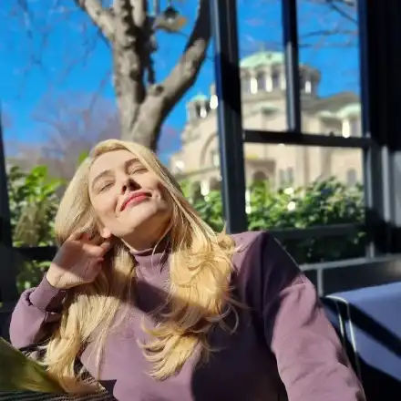 В нов дом се изнася Ева Веселинова