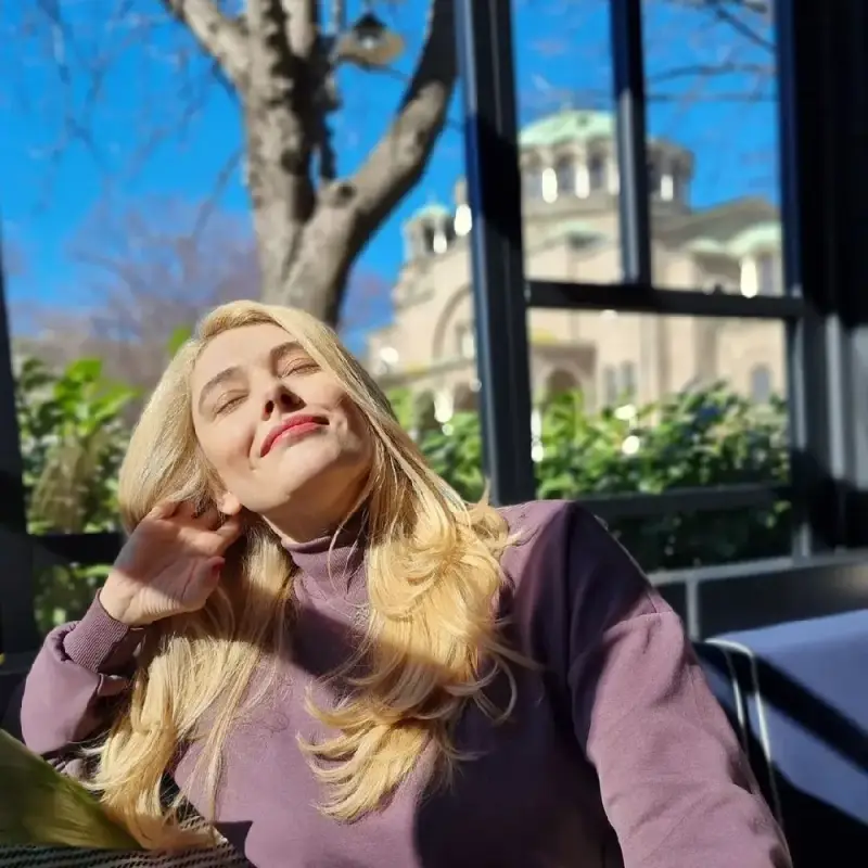 В нов дом се изнася Ева Веселинова