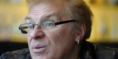 Васил Найденов се къпе в лукс - купи си огледала за 20 бона
