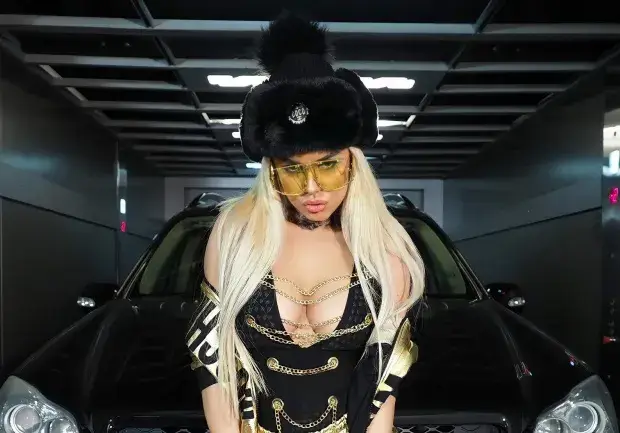 Възпяха и храната в песни: Анн-Джи чука пържоли, Радо Шишарката с любов към шопската салата, Иво Димчев върти баница