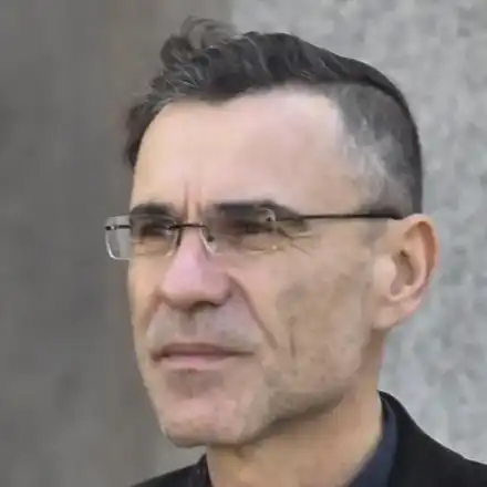 Влади Въргала: Да си бежанец не значи да си беден и дрипав! (Актьорът търси работа на снаха украинка)