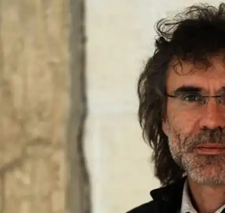 Влади Въргала оставя майка си в сигурни ръце