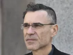 Влади Въргала: Да си бежанец не значи да си беден и дрипав! (Актьорът търси работа на снаха украинка)