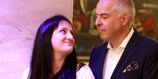 40 дни след като му роди син: Бойко Василев показа жена си