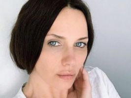 Мария Силвестър се снима с диамантена кралица