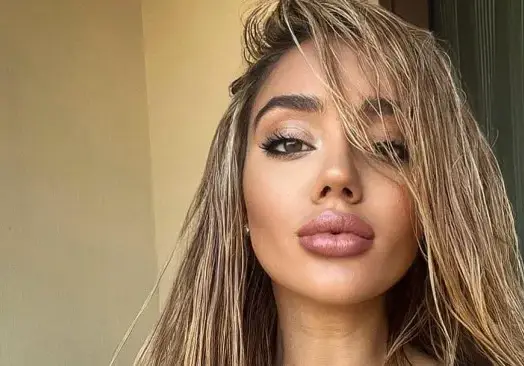 Биляниш: Пластмасова съм и не го крия!