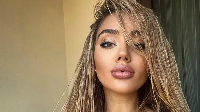 Биляниш: Пластмасова съм и не го крия!