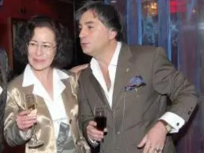 Бившата съпруга на Денди сензационно: През годините много пъти е бил нападан и със счупен нос!