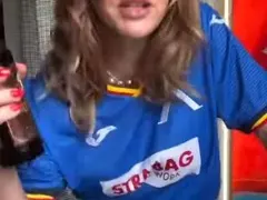 Божана Кацарова върла фенка на „Левски“