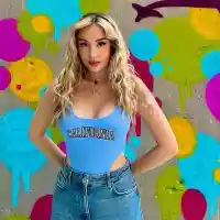 Дара Екимова със силикон едва на 19 г. (Снимка на новите й бомби)