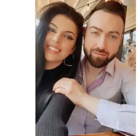 Девственицата Елвира от Ергенът се отдаде на футболен анализатор