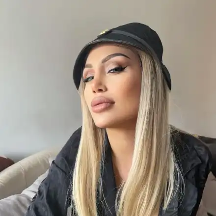 Джулиана Гани си купи апартамент! Плеймейтката заложи на зелено