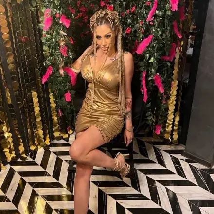 Джулиана въздъхна: Отървах се от недоразумението! (Поп освети тридневно парти по случай развода на силиконката)