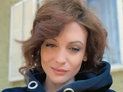 Доктор Огнянова  преспала  с французин