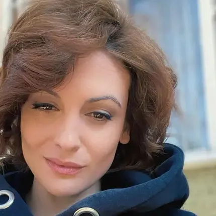 Доктор Огнянова  преспала  с французин