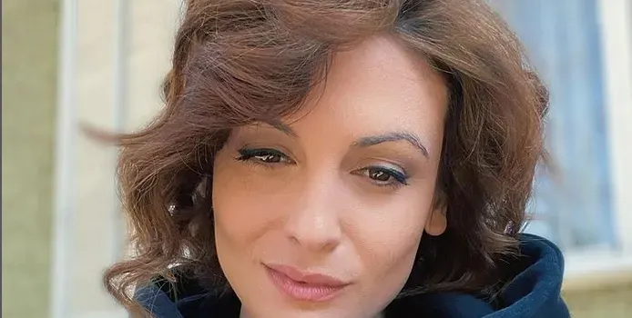 Доктор Огнянова  преспала  с французин